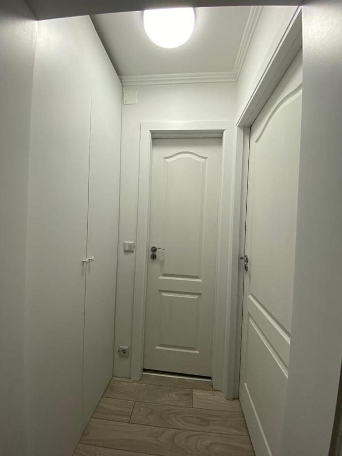 شقة لوغوج  في Apartament المظهر الخارجي الصورة