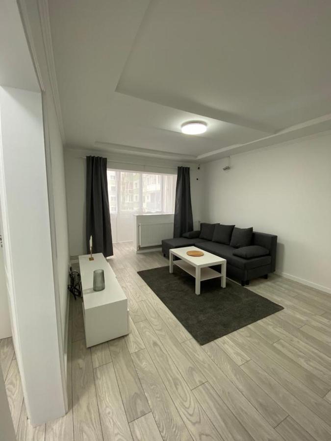 شقة لوغوج  في Apartament المظهر الخارجي الصورة