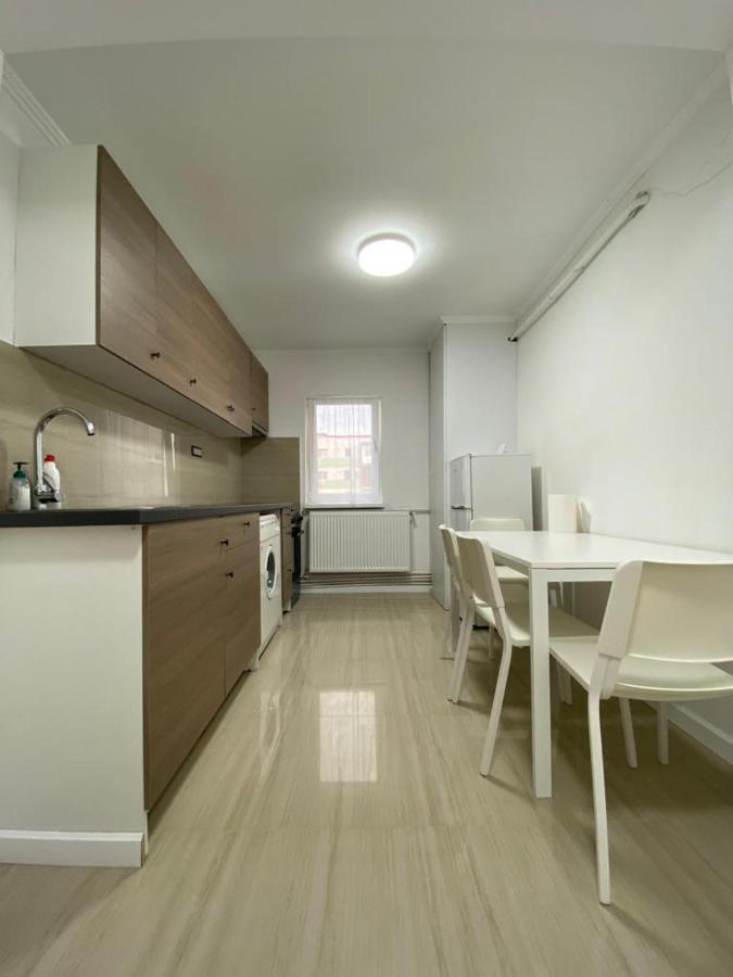 شقة لوغوج  في Apartament المظهر الخارجي الصورة